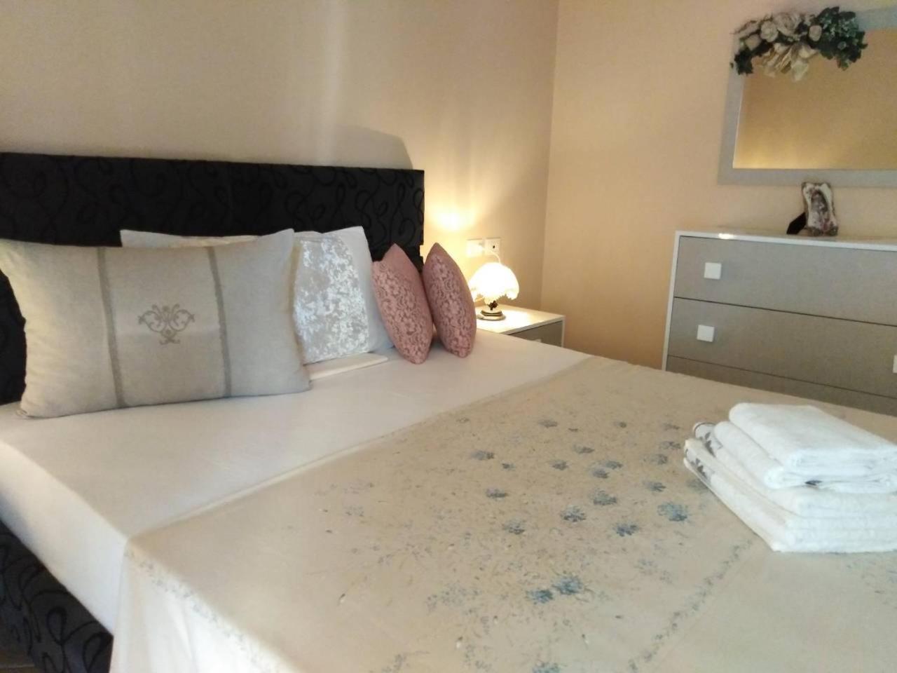 ساراندا Jelena'S Luxury Apartments المظهر الخارجي الصورة