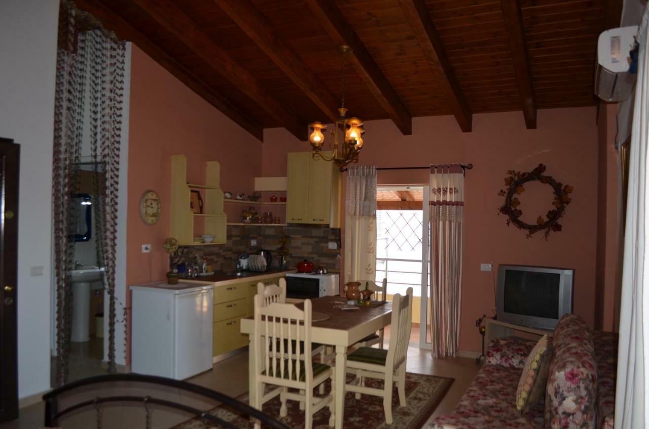 ساراندا Jelena'S Luxury Apartments المظهر الخارجي الصورة