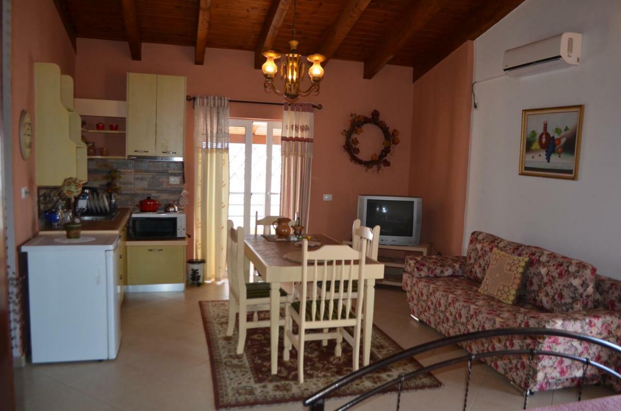 ساراندا Jelena'S Luxury Apartments المظهر الخارجي الصورة